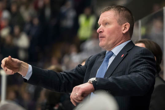 Örebros tränare Niklas Sundblad i ishockeymatchen i SHL