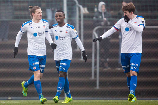 Helsingborgs Jesper Lange jublar med lagkamrater