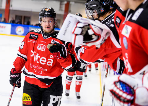 Piteås Viktor Sandberg jublar
