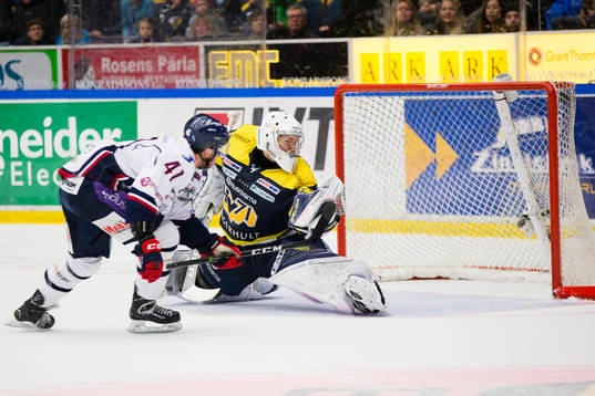 s målvakt Linus Söderström