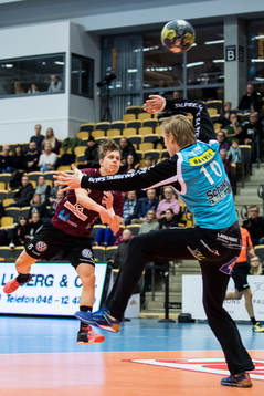 Lugis Lucas Pellas möter Redbergslids målvakt Tobias