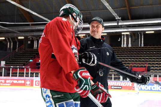 Frölundas Kristian Vesalainen och tränare Roger Rönnberg