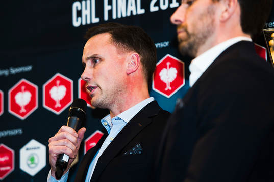 Frölundas tränare Roger Rönnberg och Joel Lundqvist