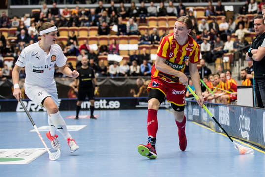 Helsingborgs Jonathan Nilsson laddar för ett skott