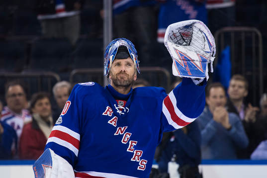 Rangers målvakt Henrik Lundqvist jublar när han blir