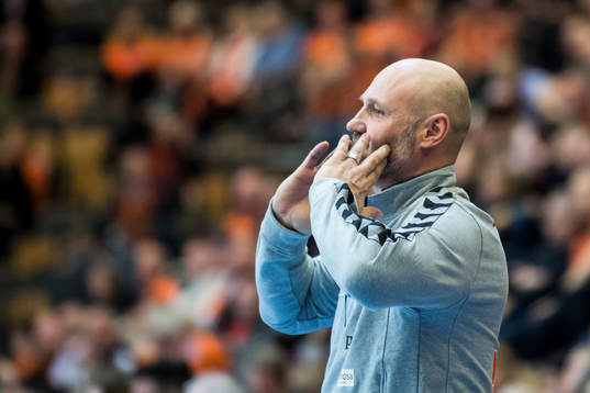 Kristianstads tränare Ola Lindgren agerar