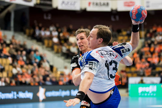 Ystads Carl Löfström skjuter