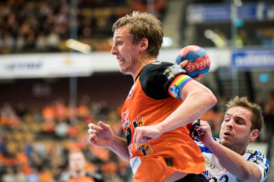 Kristianstads Olafur Gudmundsson skjuter