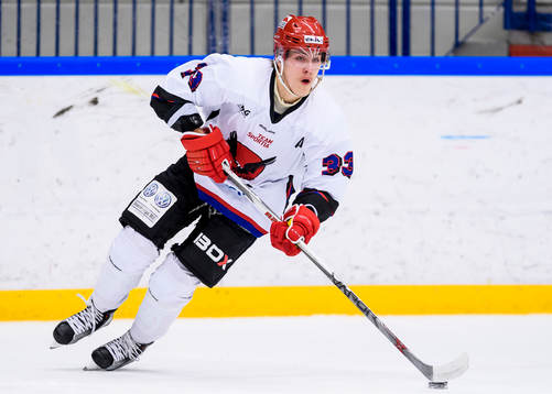 Kalixs Felix Olsson med pucken