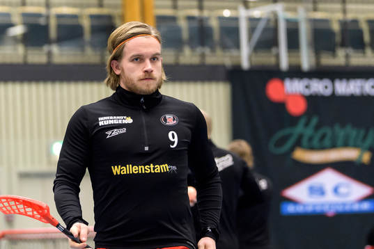 Pixbos Tim Wiklund före innebandymatchen i SSL mellan