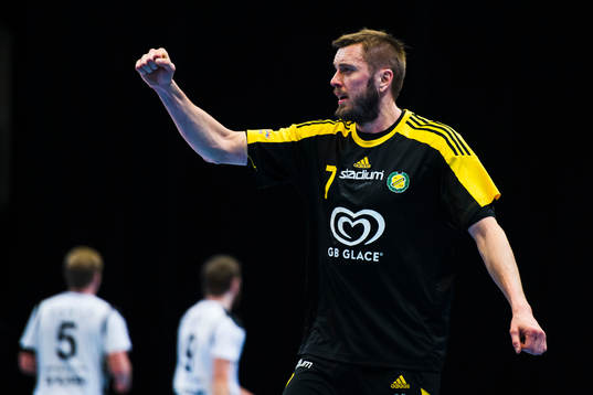 Sävehofs Jonas Larholm jublar