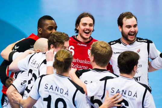 Guifs målvakt Herdeiro Lucau, målvakt Adam Krantz och