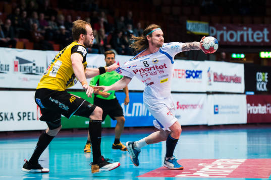 Karlskronas Frederik Dinsen drar Redbergslids Tobias