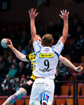 Karlskronas Lars Möller Madsen och täckande Redbergslids
