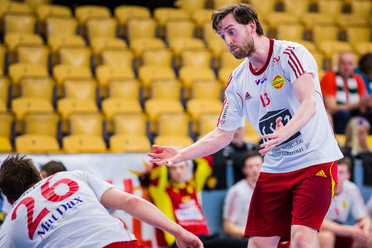 Tyresös Henrik Lundvall  i diskussion med Mattias Bejbom