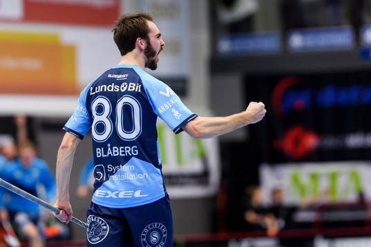 Warbergs Robin Blåberg jublar