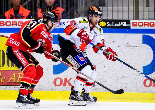Luleås Bill Sweatt och Örebros Martin Johansson