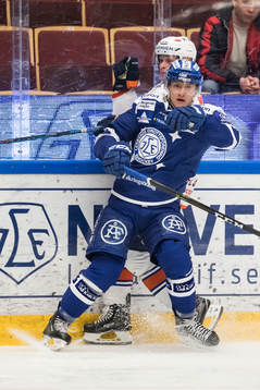 Leksands Daniel Bertov i ishockeymatchen i SHL mellan