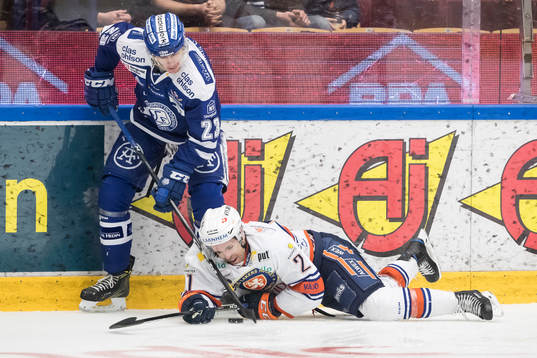 Leksands Sondre Olden och Växjös Cory Murphy i