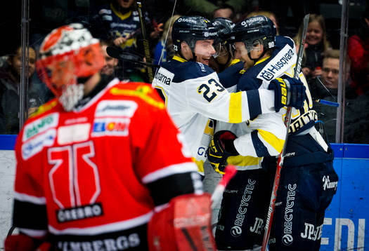 s Simon Önerud gör 2-0 och jublar