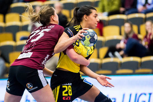 Lugis Anna Lagerquist och Sävehofs Jamina Roberts  i duell