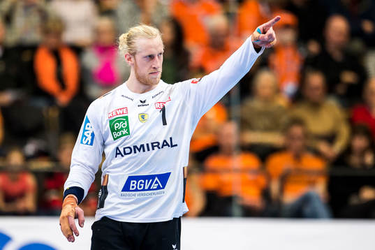 Rhein Neckar Löwen målvakt Mikael Appelgren pekar