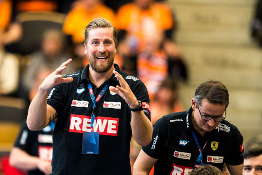 Rhein Neckar Löwen tränare Oliver Roggisch  agerar