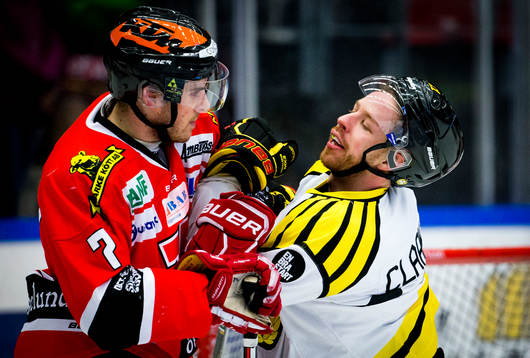 Örebros Alexander Hellström och Brynäs Kevin Clark