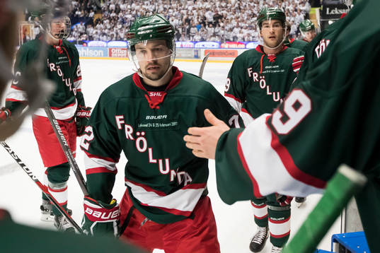 Frölundas Patrik Carlsson jublar
