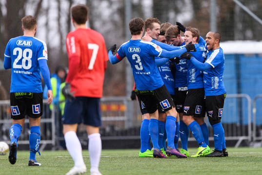 Halmstads spelare jublar