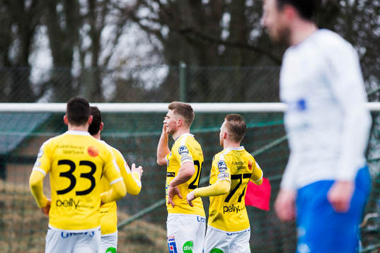 Falkenbergs Erik Persson jublar