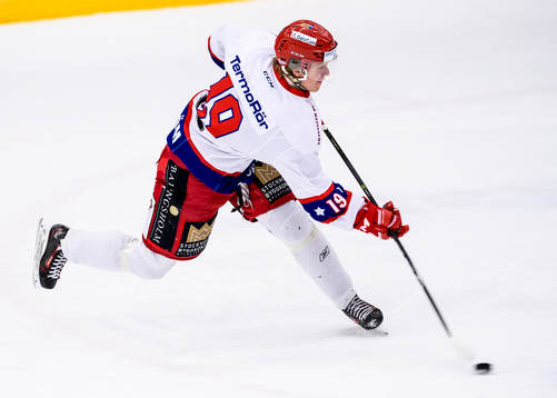 Huddinges Joakim Hällerström tar skott