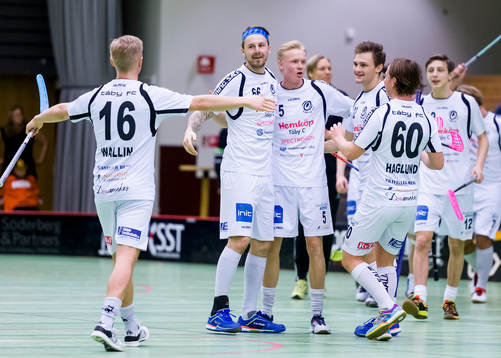 Täbys Anton Harsem (m) jublar