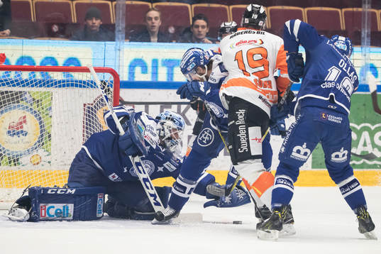 Leksands målvakt Henrik Haukeland och Leksands Markus