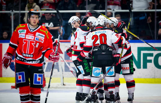Malmö Redhawks Rhett Rakhshani gör 0-1 och jublar