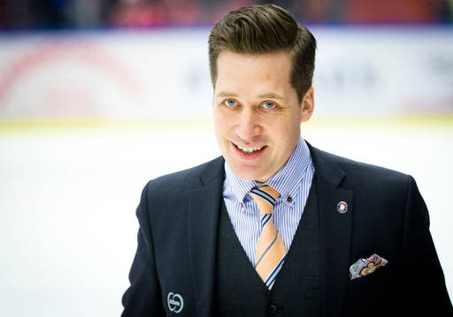Växjös tränare Sam Hallam är glad