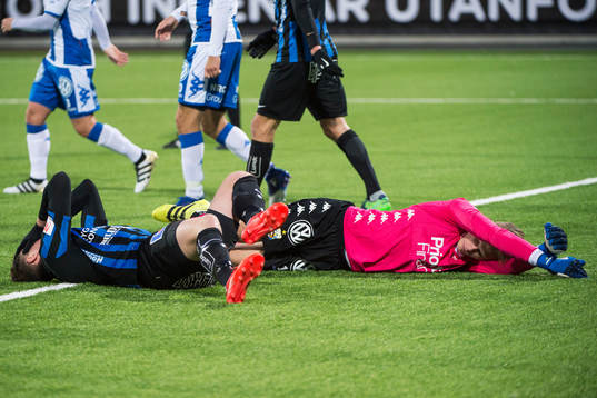 Sirius Daniel Jarl och IFK Göteborgs målvakt Pontus