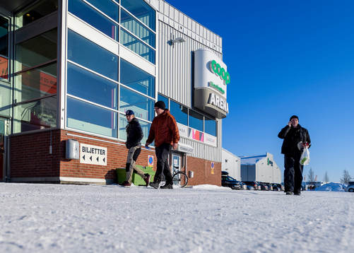 En härlig vinterdag undanför Coop Norrbotten Arena