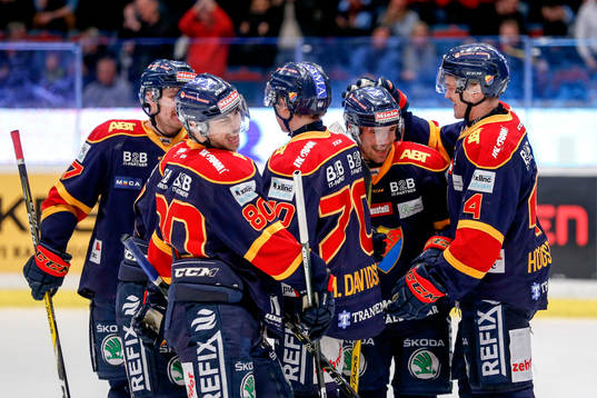 Djurgårdens Matt Anderson jublar med lagkamrater