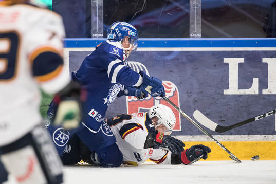Leksands Joseph Piskula och Djurgårdens Daniel Brodin i