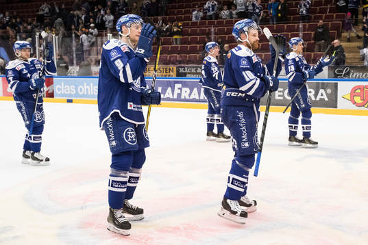 Leksands Lukas Ericsson och Leksands Mattias Ritola tackar