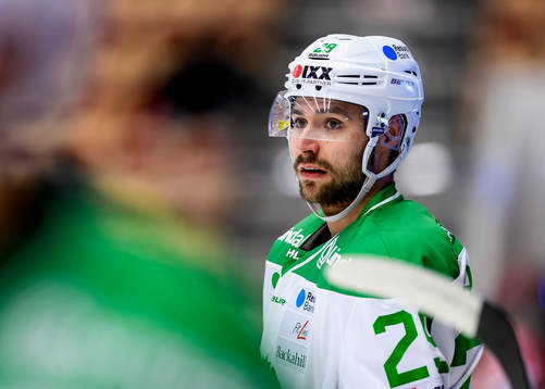 Rögles Ludvig Rensfeldt på uppvärmningen