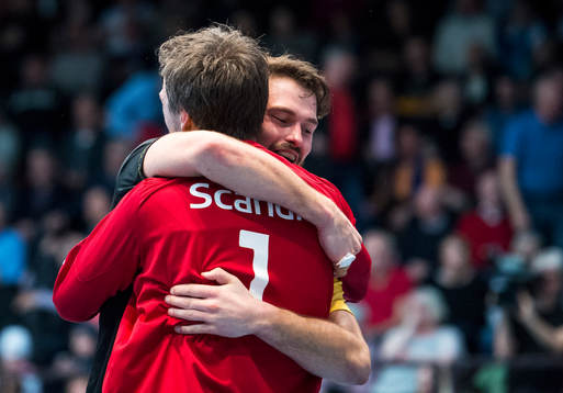 Sävehofs Niclas Fingren och Sävehofs målvakt Per