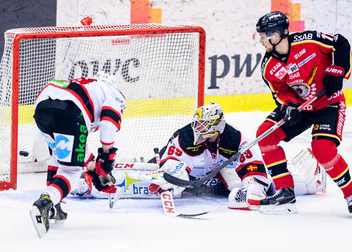 Luleås Petter Emanuelsson gör 2-2 bakom Malmö Redhawks