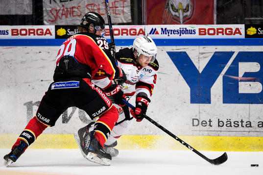 Luleås Viktor Grahn och Malmö Redhawks Frederik Storm