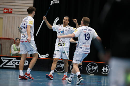 Växjös Niklas Ramirez jublar