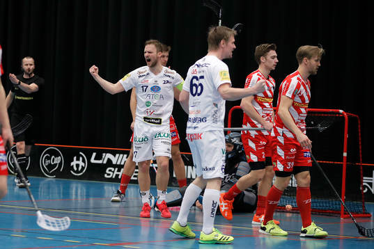 Växjös Filip Kjellsson jublar