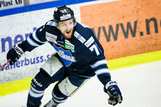 Karlskogas Carl Berglund jublar