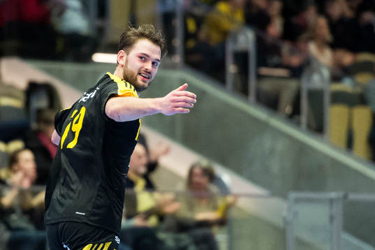 Sävehofs Niclas Fingren jublar