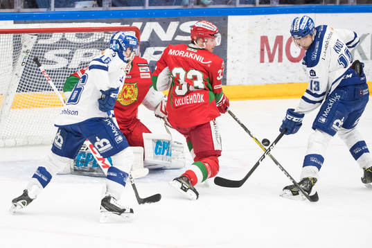 Leksands Jon Knuts och János Hári framför Moras Joakim